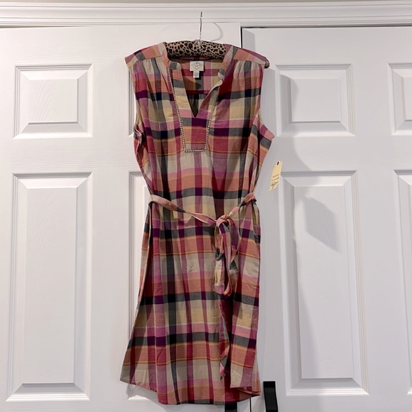 St. John’s Bay plaid dress. Size Large.New with tagsSmoke free and pet free home - Picture 4 of 6